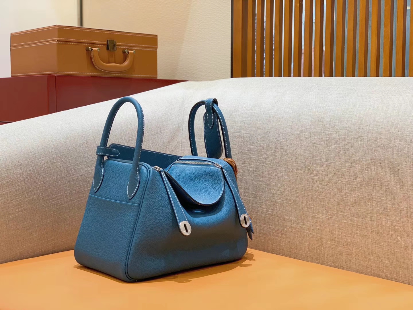 Hermès（爱马仕）Lindy 琳迪包 牛仔蓝 Togo进口牛皮 全手工缝制 银扣 30cm 现货