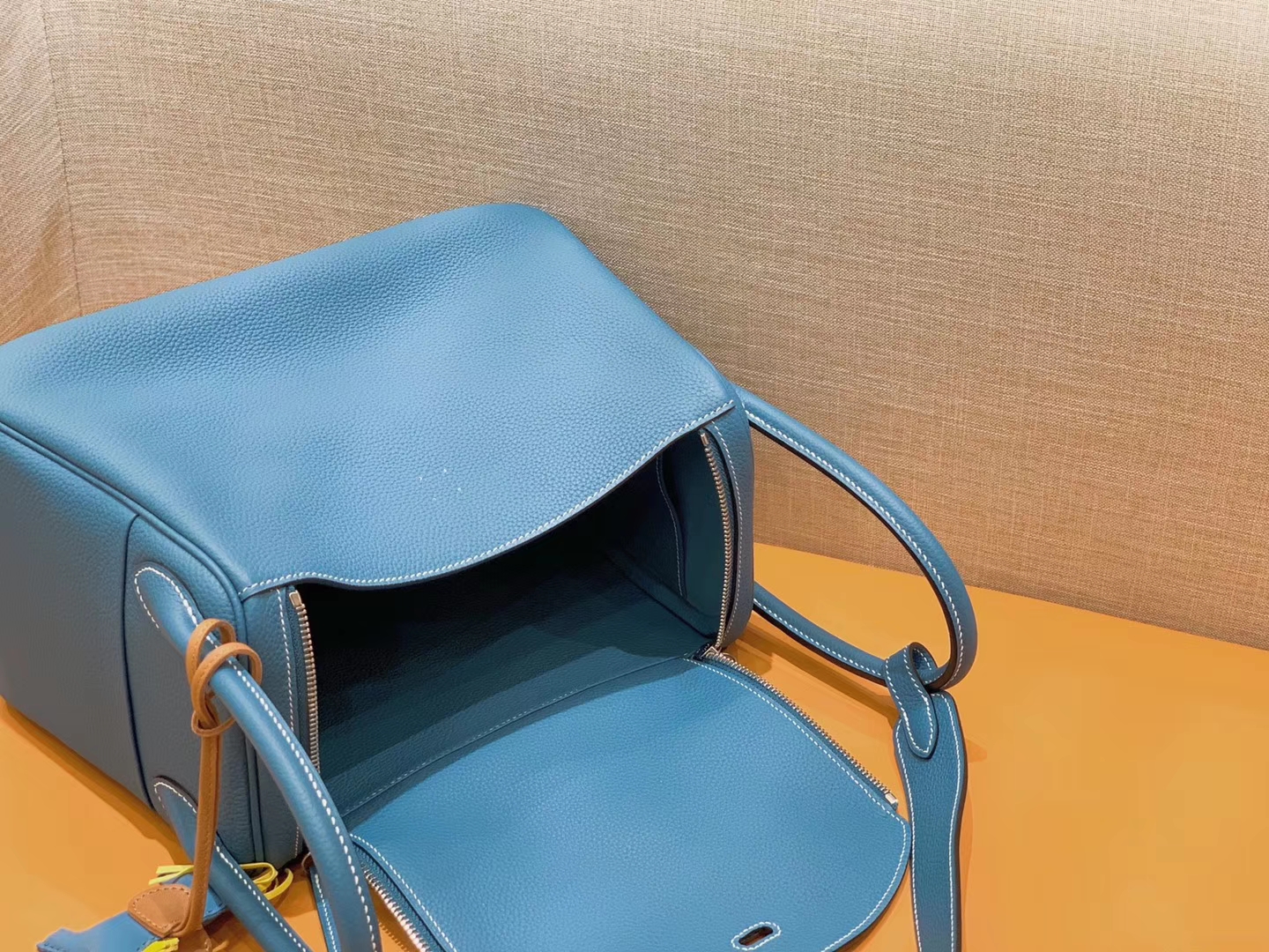 Hermès（爱马仕）Lindy 琳迪包 牛仔蓝 Togo进口牛皮 全手工缝制 银扣 30cm 现货