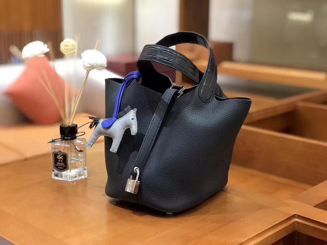 Hermès（爱马仕）Picotin 菜篮包 黑色 哑光鳄鱼皮拼TC皮 银扣 18cm