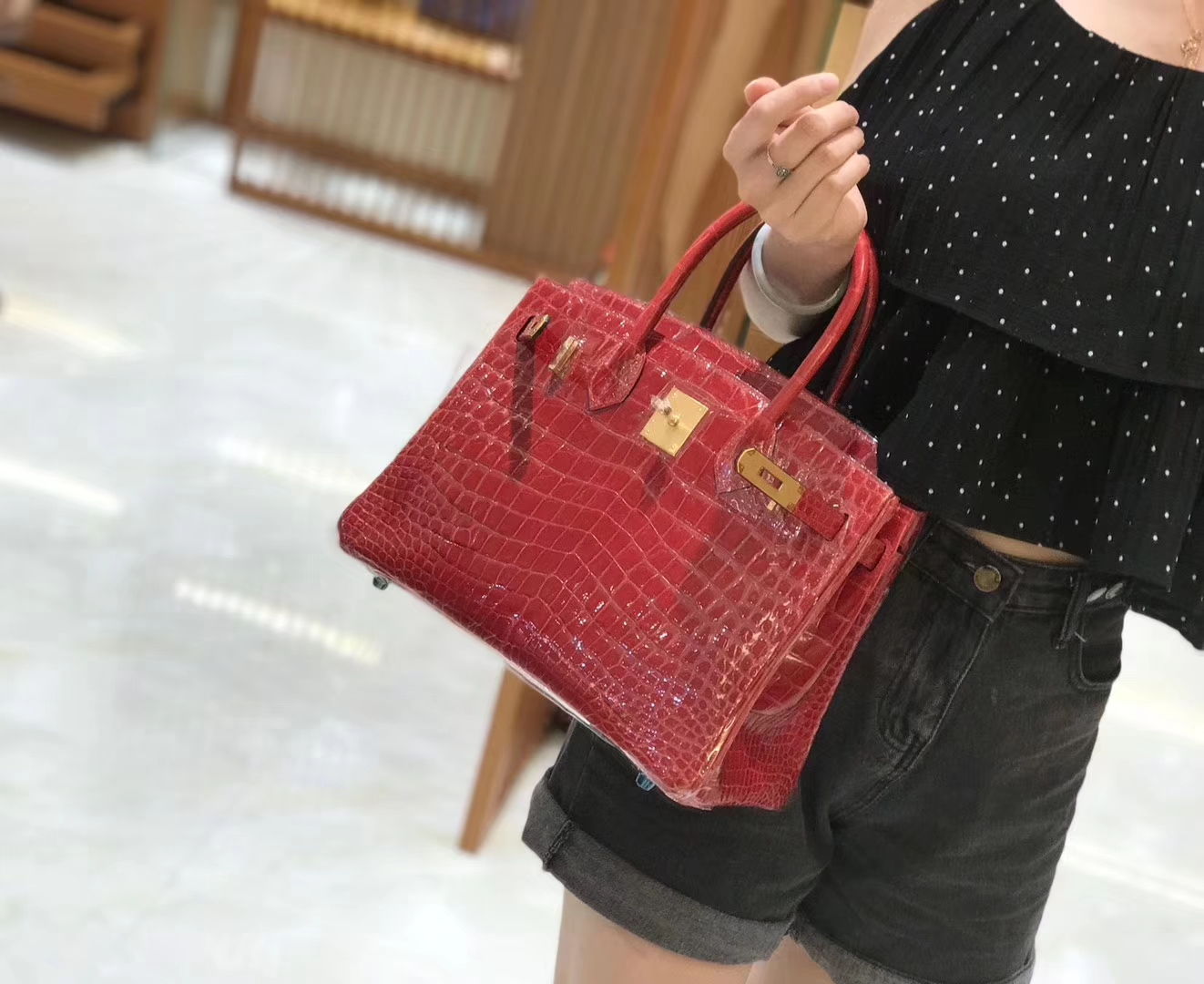 Hermès（爱马仕）新增现货 birkin 铂金包 法拉利红 一级鳄鱼皮 30cm