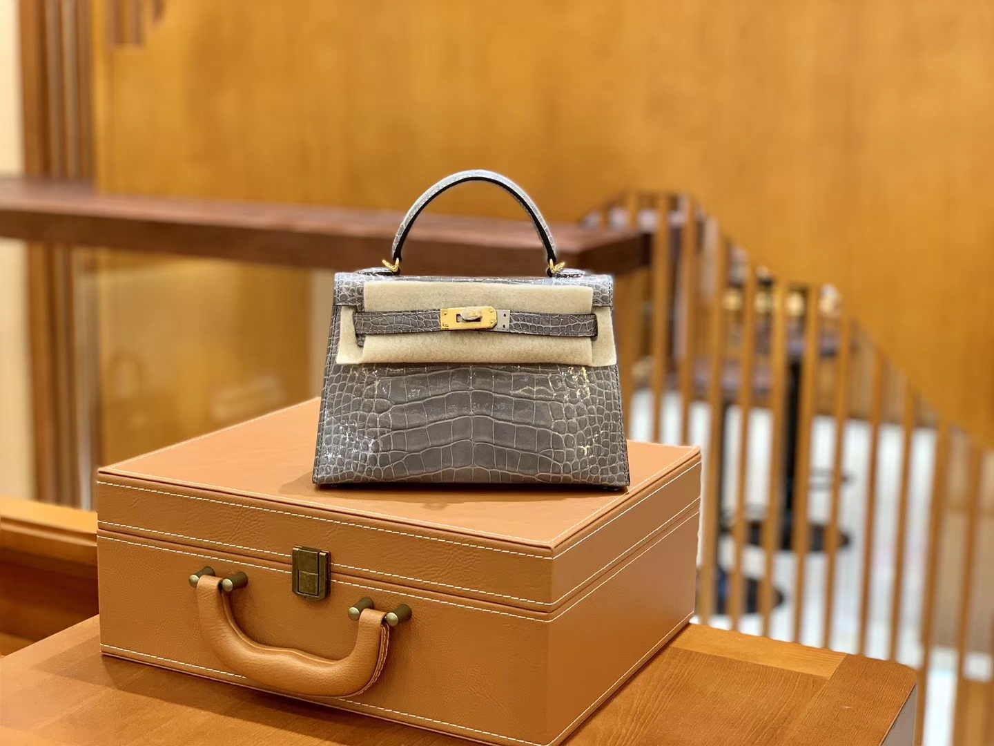 Hermès（爱马仕）Mini Kelly 迷你凯莉 斑鸠灰 亮面鳄鱼 一级 顶端级别 美洲 臻品级别 金扣 19cm