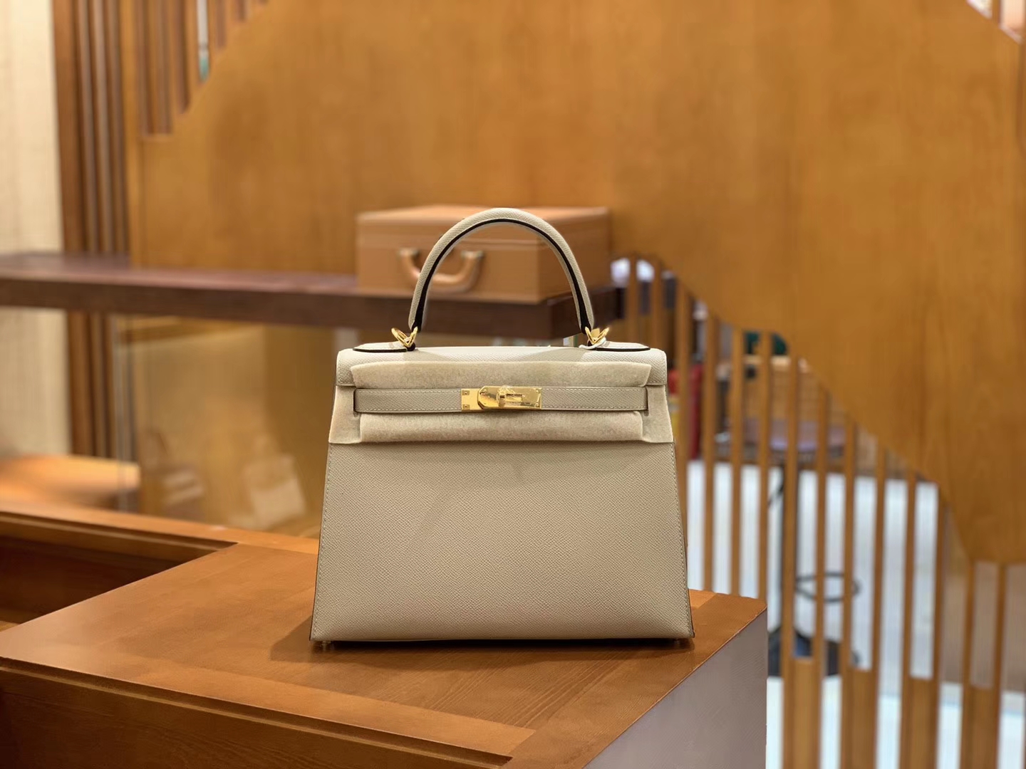 Hermès（爱马仕）Kelly 风衣灰 德国进口掌纹牛皮 全手工蜡线缝制 金扣 28cm