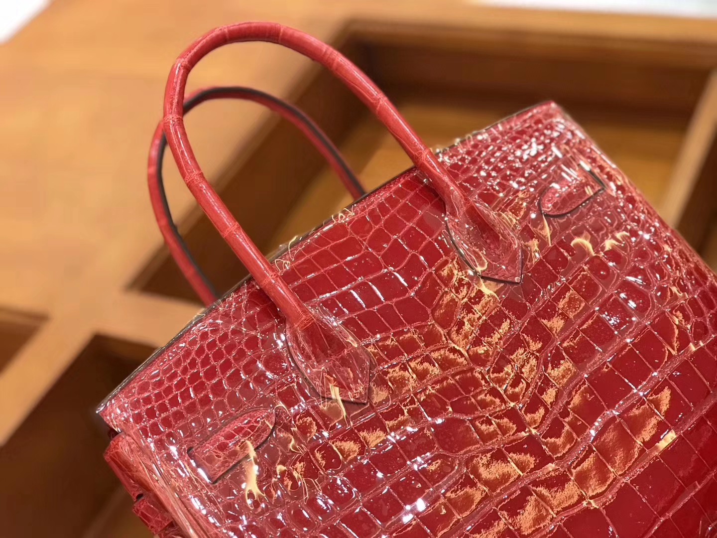 Hermès（爱马仕）新增现货 birkin 铂金包 法拉利红 一级鳄鱼皮 30cm