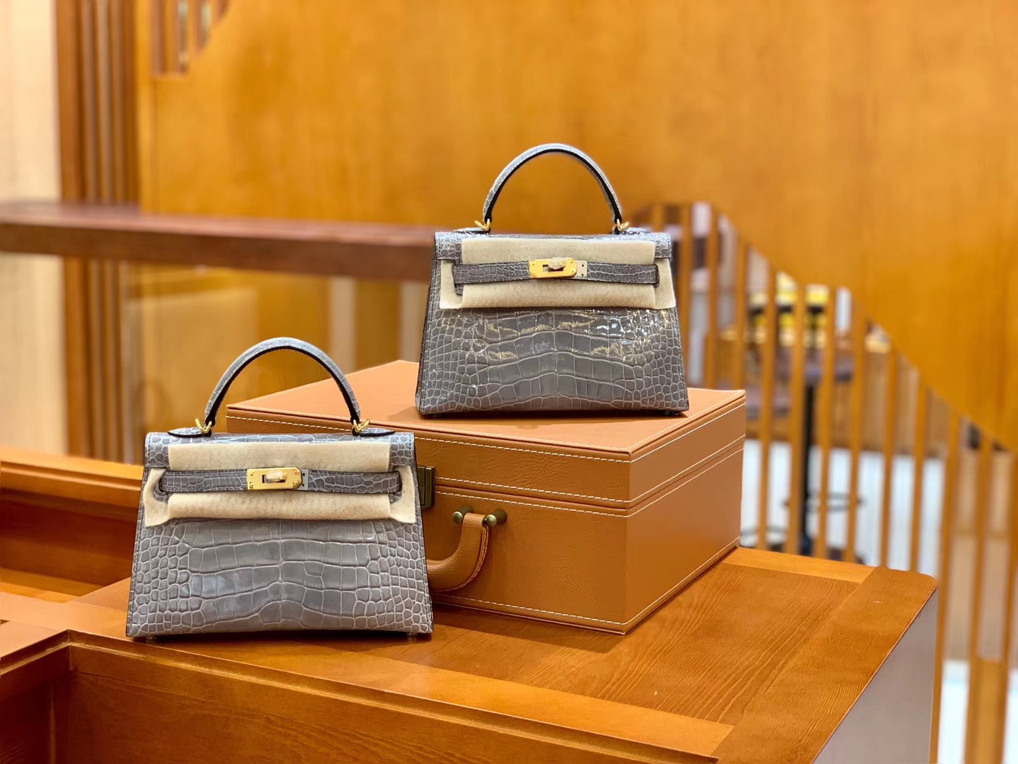 Hermès（爱马仕）Mini Kelly 迷你凯莉 斑鸠灰 一级美洲鳄鱼皮 臻品级别 金扣 19cm