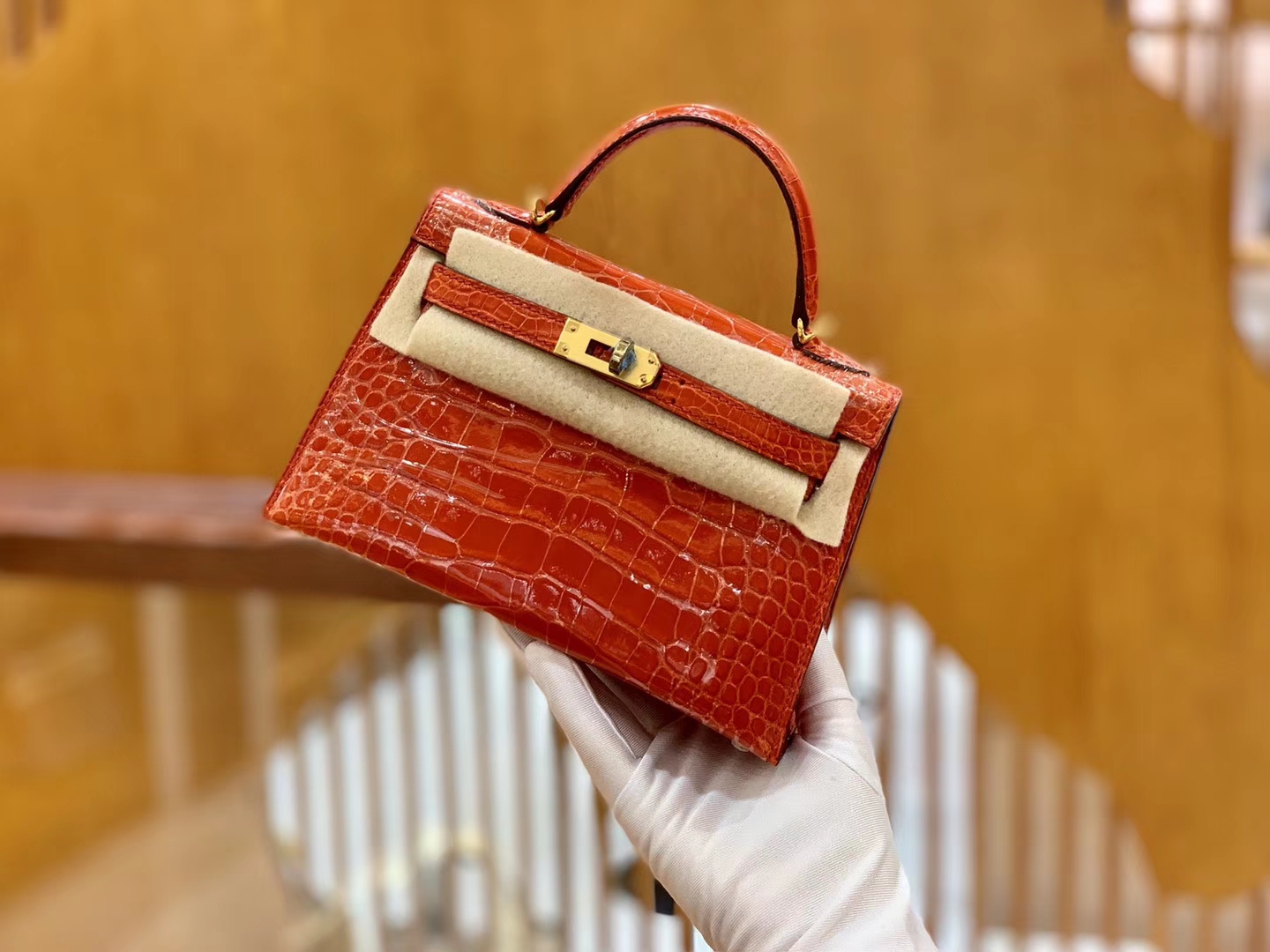 Hermès（爱马仕）Mini Kelly 迷你凯莉 法拉利红 一级美洲鳄鱼皮 臻品级别 金扣 19cm