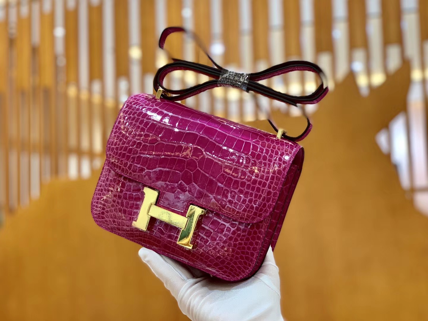 Hermès（爱马仕）Constance 空姐包 玫瑰粉 一级皮 美洲鳄 顶端级别 臻品级别 金扣 18cm