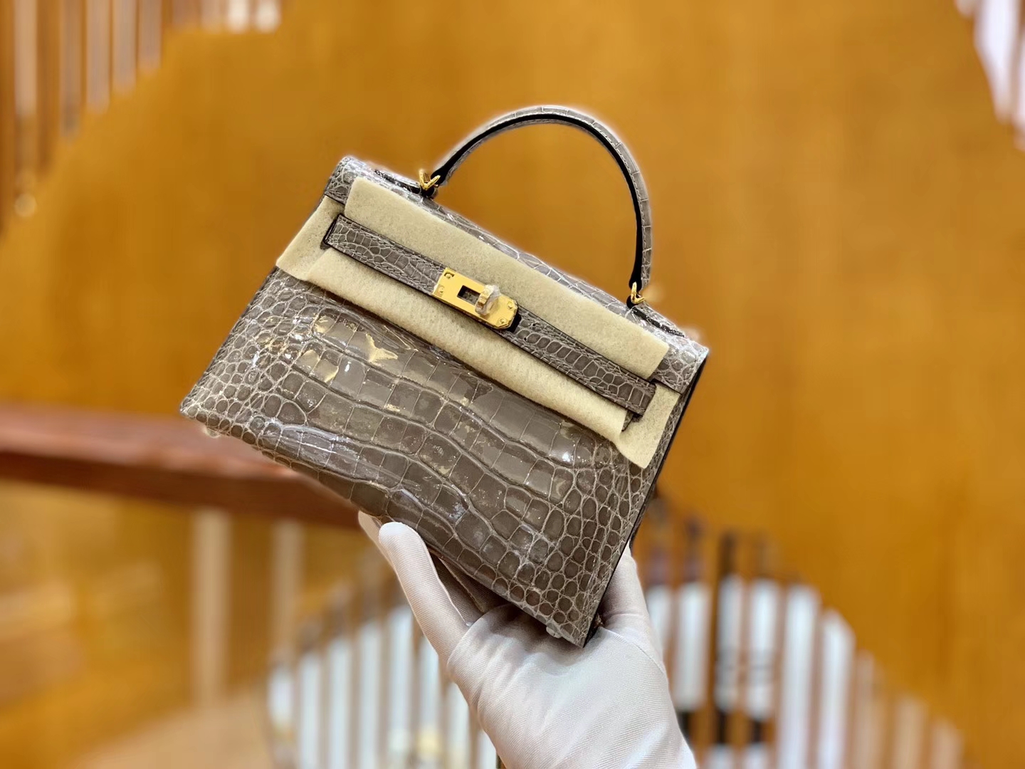 Hermès（爱马仕）Mini Kelly 迷你凯莉 斑鸠灰 亮面鳄鱼 一级 顶端级别 美洲 臻品级别 金扣 19cm
