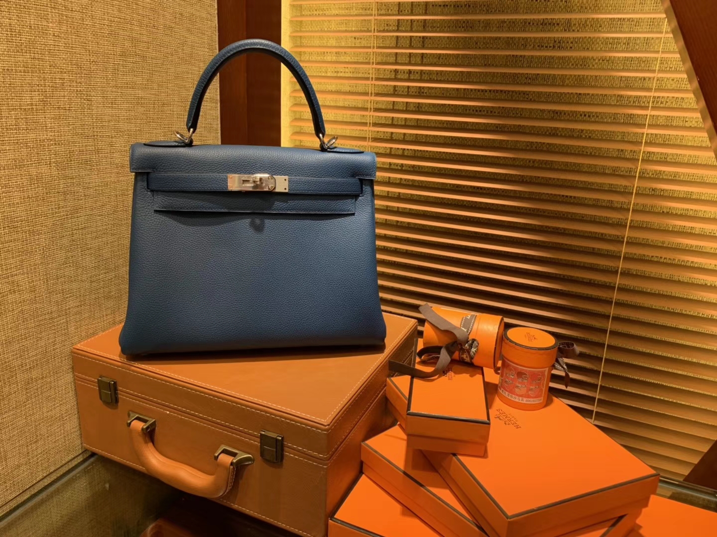 Hermès（爱马仕）Kelly 凯莉包 靛蓝色 德国进口 togo牛皮 手缝蜡线 金扣 28cm