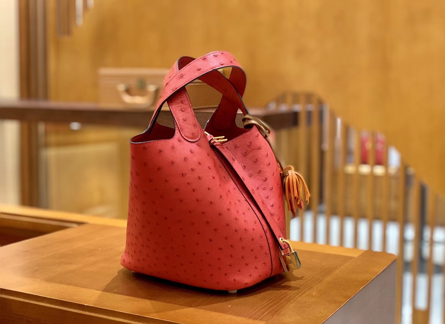 Hermès（爱马仕）Piction 18cm 国旗红 爱心红 金扣 鸵鸟皮 全手工缝制 现货