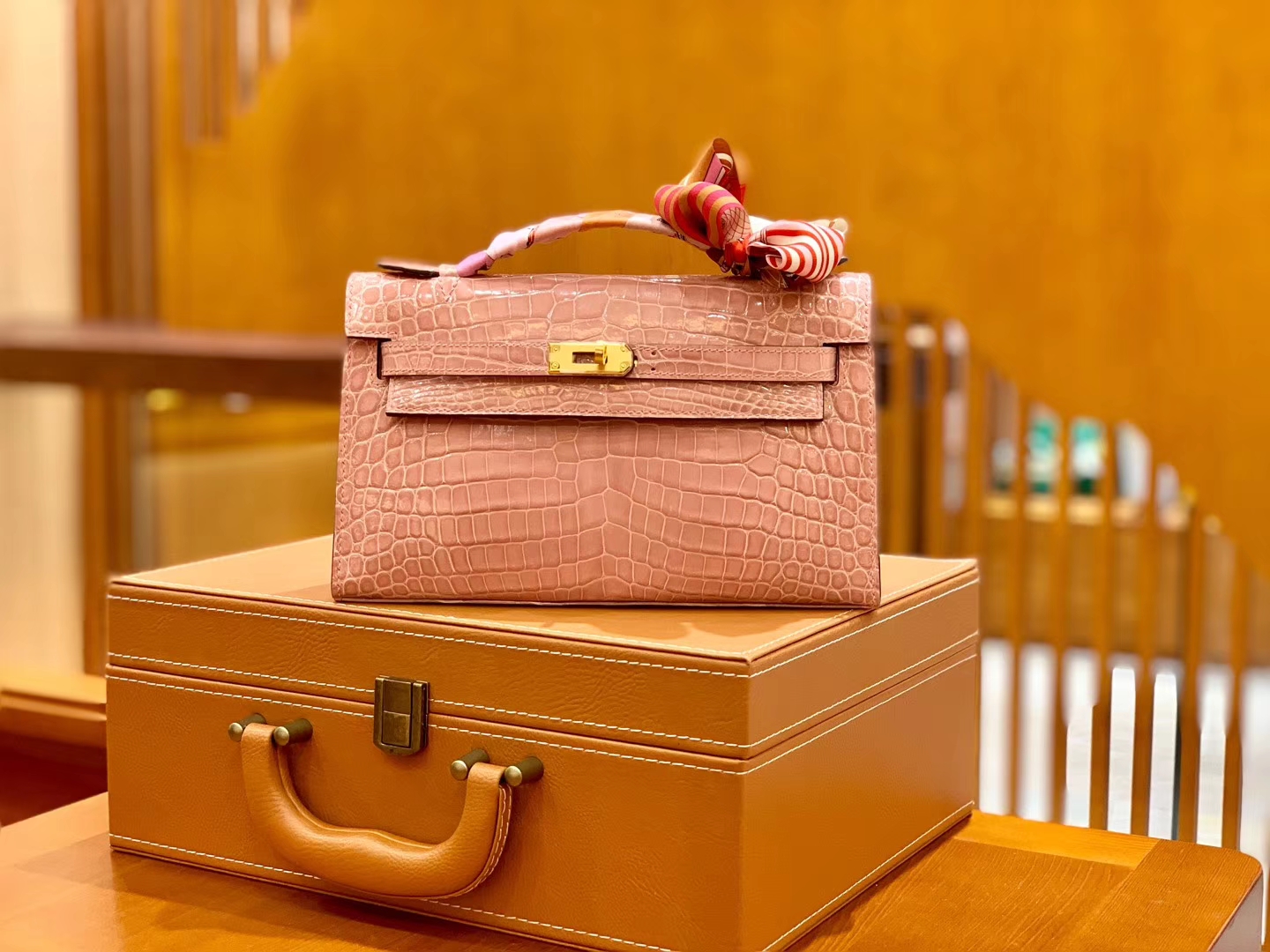 Hermès（爱马仕）Mini Kelly 迷你凯莉 樱花粉 3Q 粉 奶昔粉 一级尼罗鳄鱼皮 全手工缝制 金扣 22cm