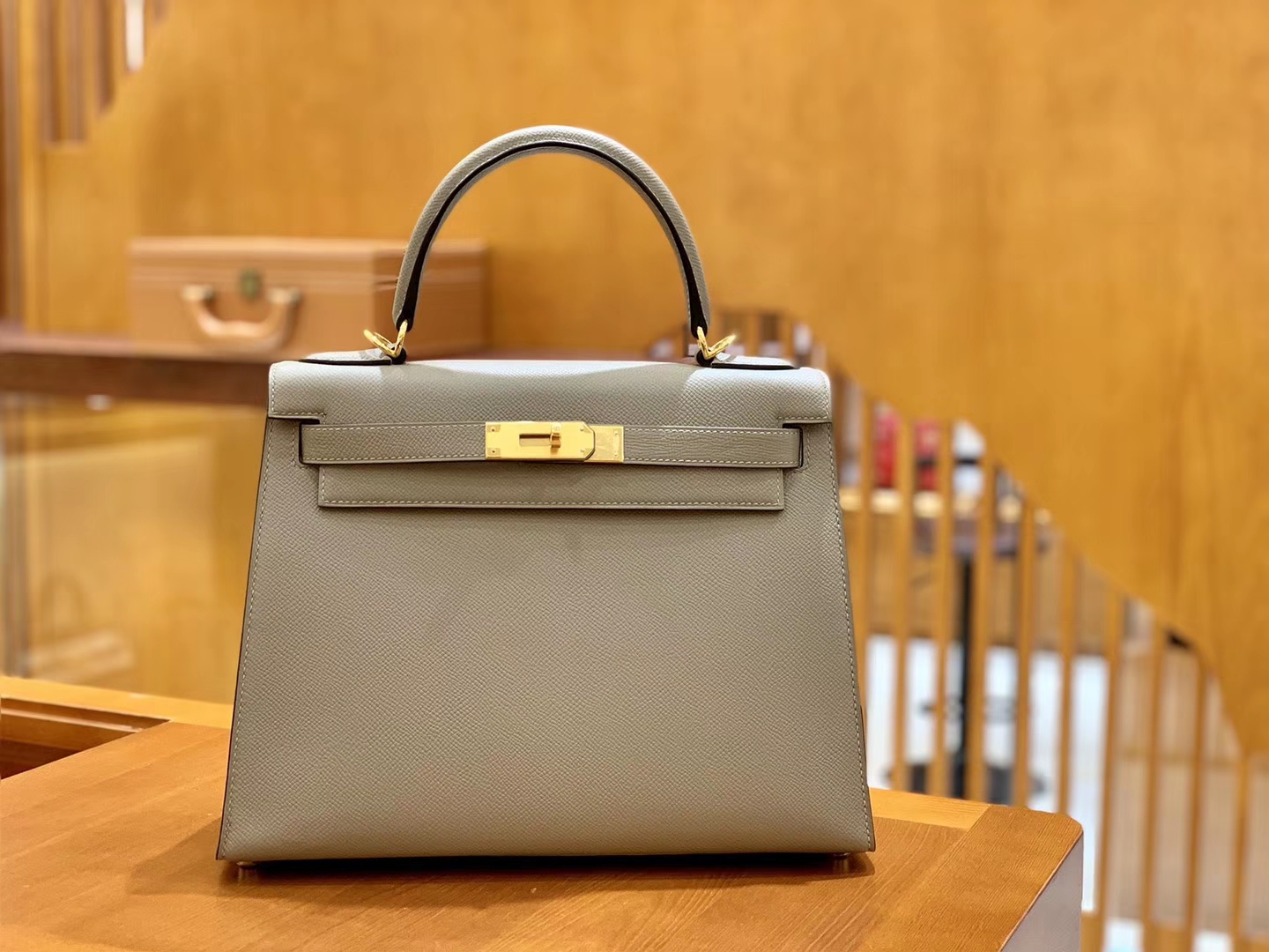 Hermès（爱马仕）Kelly 凯莉包 银河灰 掌纹牛皮德国进口原料 全手缝制 金扣 28cm 现货