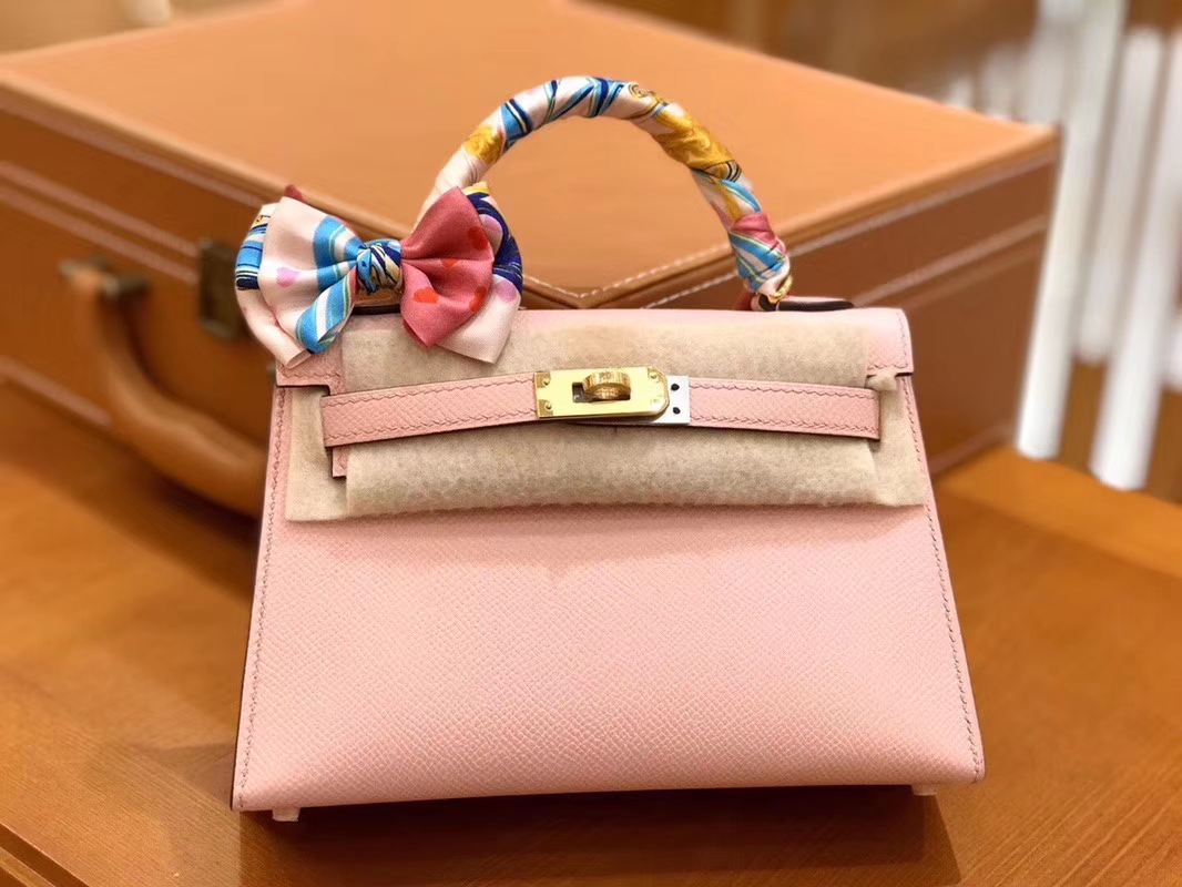 Hermès（爱马仕）Mini kelly 奶昔粉 掌纹小牛皮 全手工缝制 臻品级别 19cm 金扣 现货