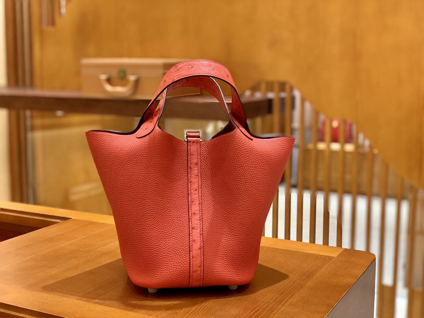 Hermès（爱马仕）Piction 18cm 国旗红 银扣 鸵鸟皮拼牛皮 全手工缝制 现货