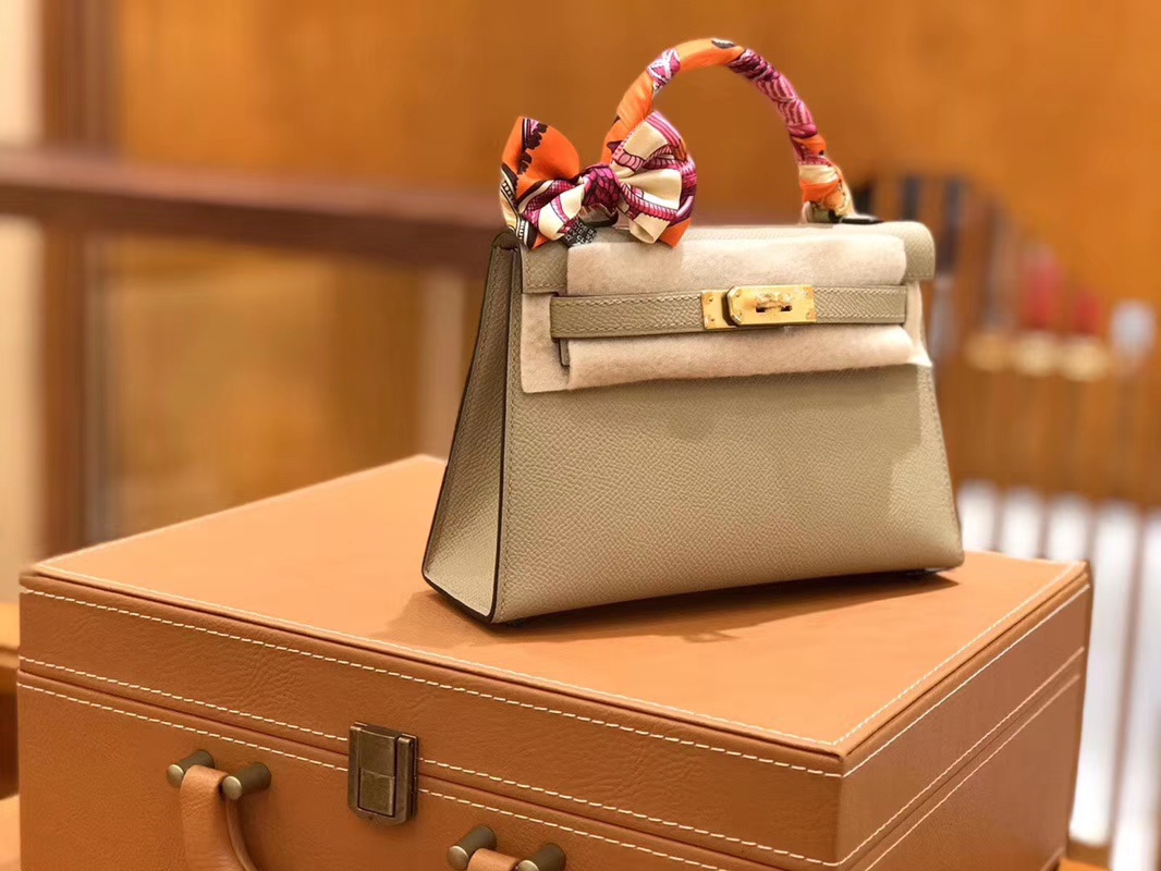 Hermès（爱马仕）Mini kelly 斑鸠灰 掌纹小牛皮 全手工缝制 臻品级别 19cm 金扣 现货