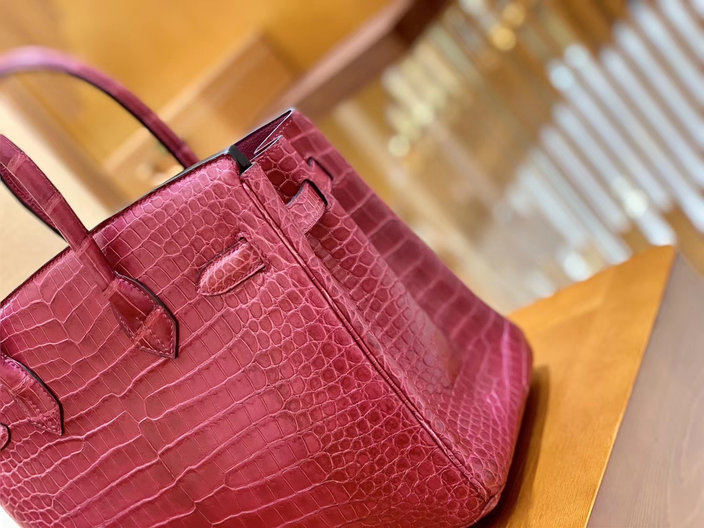 Hermès（爱马仕）Birkin 铂金包 石榴红 倒V 一级皮 湾鳄鱼皮 臻品级别 金扣 30cm