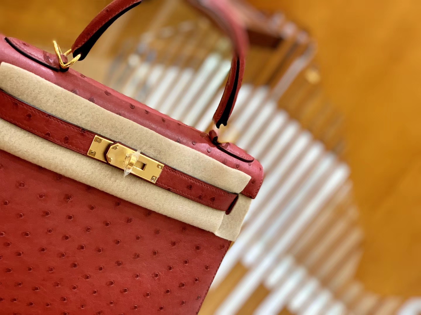Hermès（爱马仕）Kelly 凯莉包 石榴红 南非KK级鸵鸟皮 全手工缝制 金扣 28cm 现货