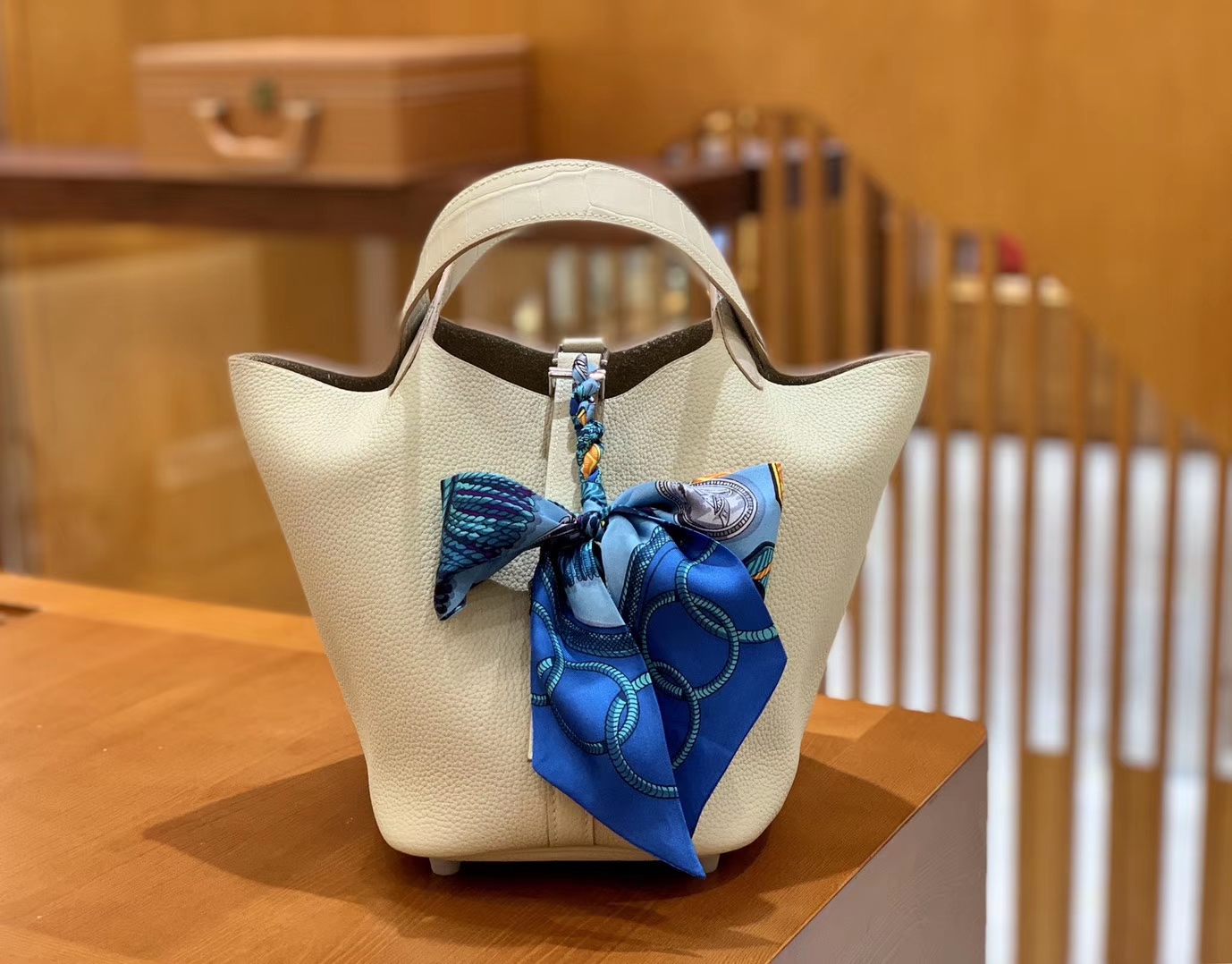 Hermès（爱马仕）Piction 18cm 奶昔白 银扣 鳄鱼皮拼牛皮 全手工缝制 现货