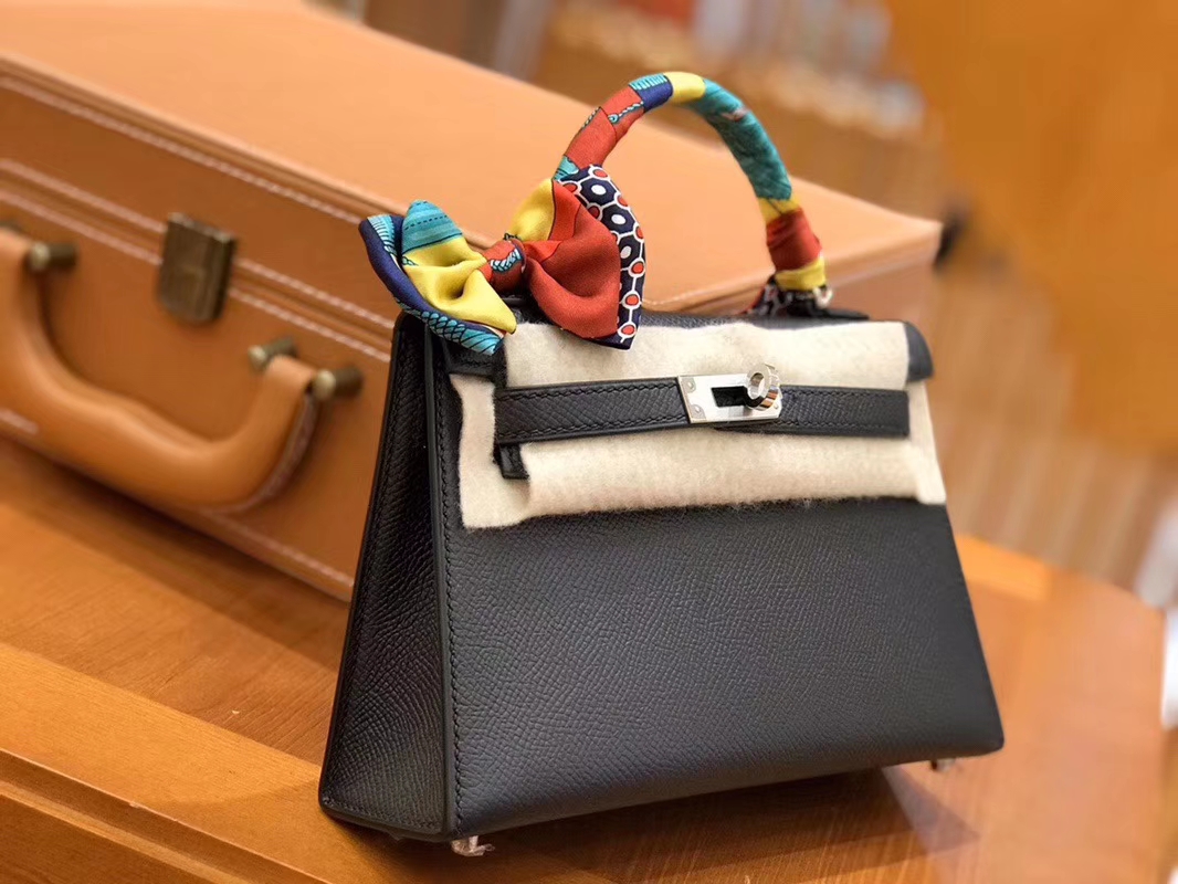 Hermès（爱马仕）Mini kelly 迷你凯莉 黑色 掌纹小牛皮 全手工缝制 臻品级别 银扣 19cm 现货