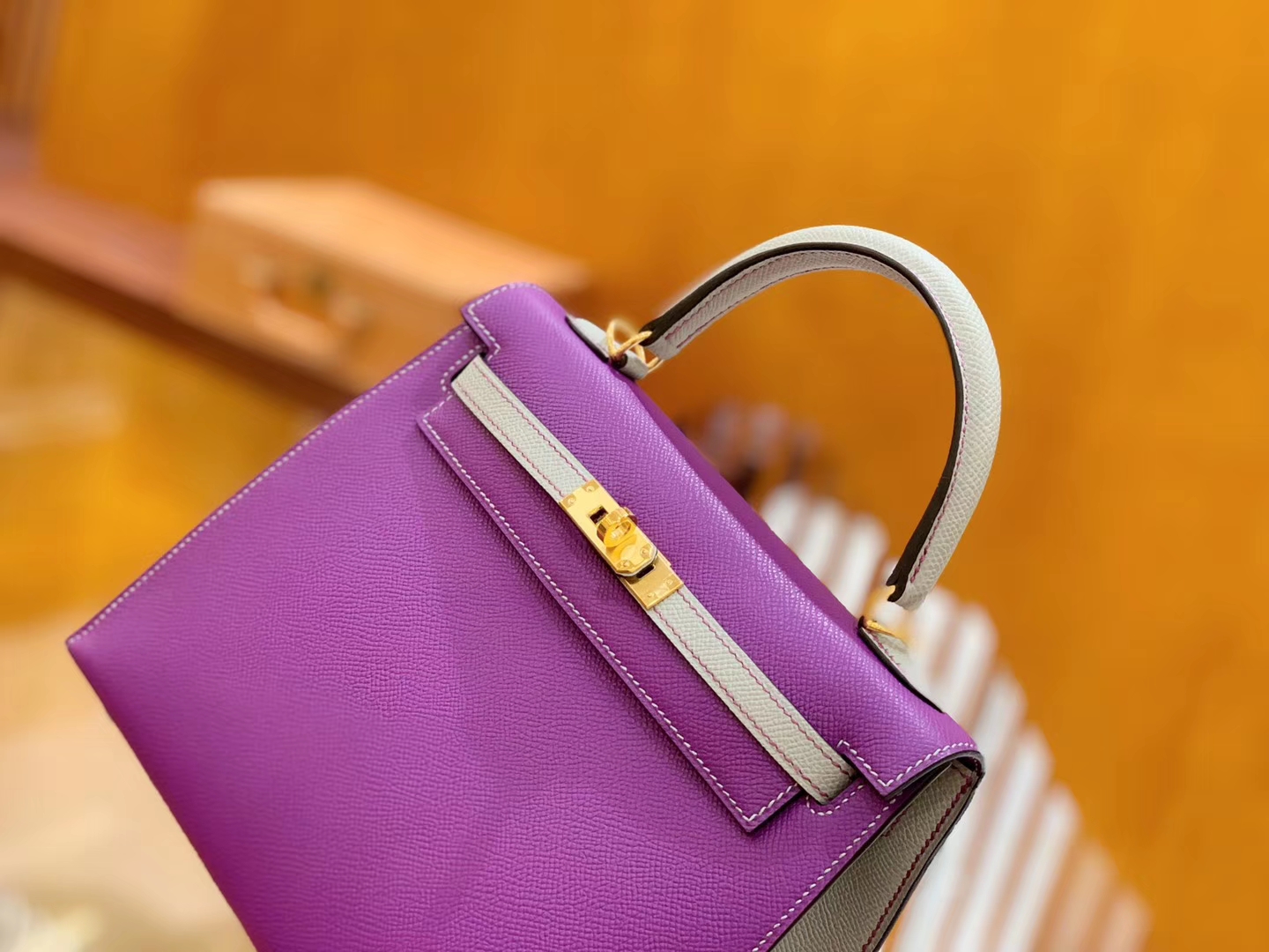 Hermès（爱马仕）Kelly 凯莉包 海葵紫拼海鸥灰 掌纹德国进口牛皮 全手工 金扣 25cm 现货