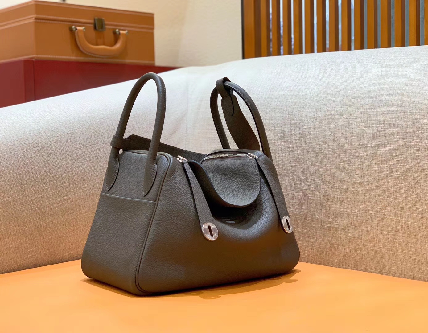 Hermès（爱马仕）Lindy 琳迪包 锡器灰 Togo进口牛皮 全手工缝制 银扣 30cm 现货