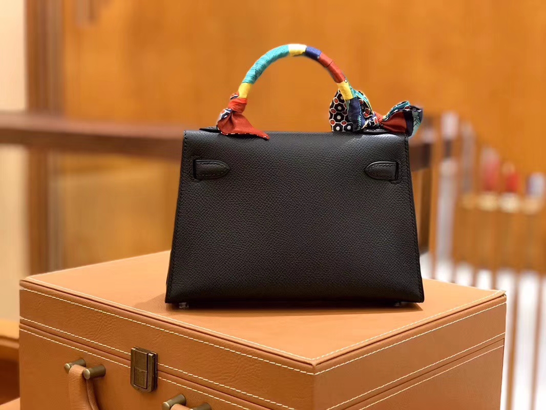 Hermès（爱马仕）Mini kelly 迷你凯莉 黑色 掌纹小牛皮 全手工缝制 臻品级别 银扣 19cm 现货