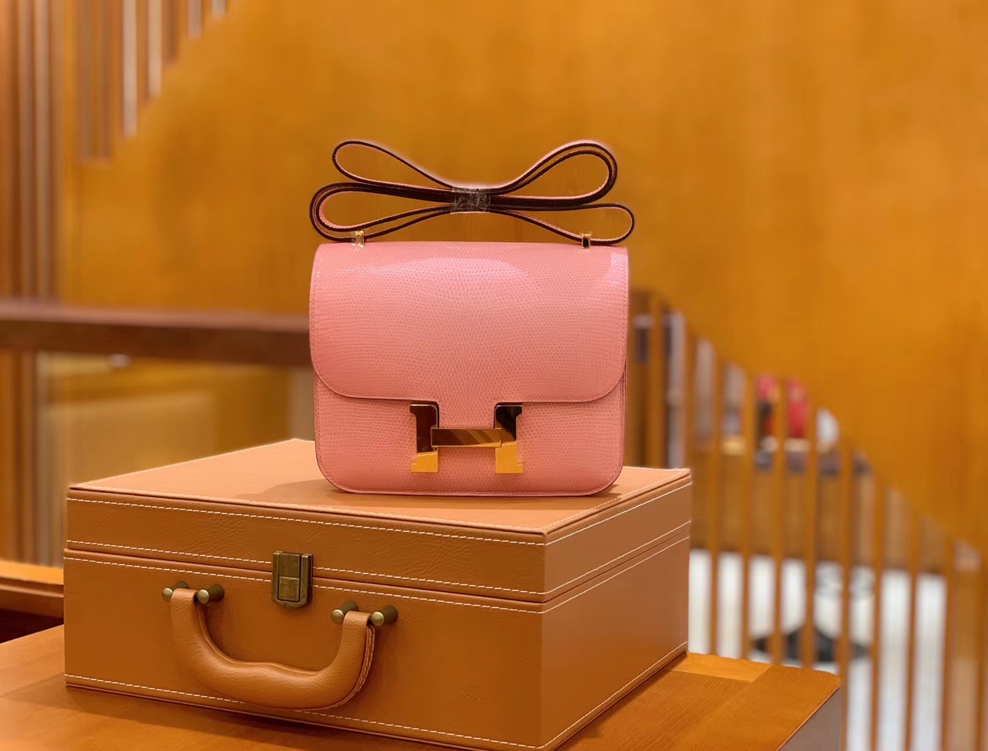 Hermès（爱马仕）Constance 空姐包 樱花粉 3Q粉 野生蜥蜴皮 全手工缝制 18cm 金扣 现货