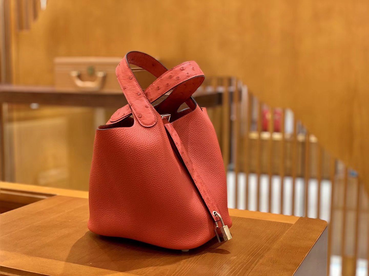 Hermès（爱马仕）Piction 18cm 国旗红 银扣 鸵鸟皮拼牛皮 全手工缝制 现货