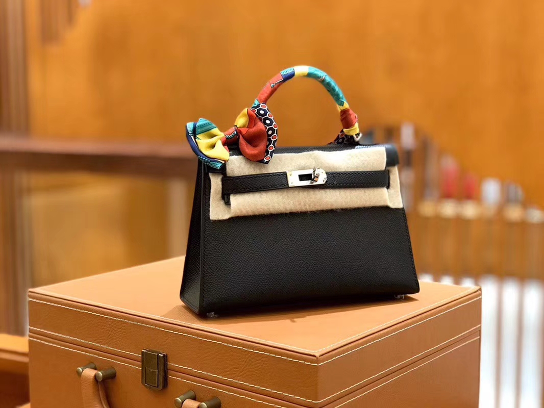 Hermès（爱马仕）Mini kelly 迷你凯莉 黑色 掌纹小牛皮 全手工缝制 臻品级别 银扣 19cm 现货