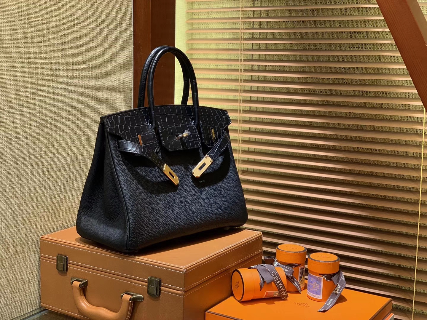 Hermès（爱马仕）Birkin 铂金包 经典黑 鳄鱼皮拼德国togo牛皮 全手工缝制 金扣 30cm