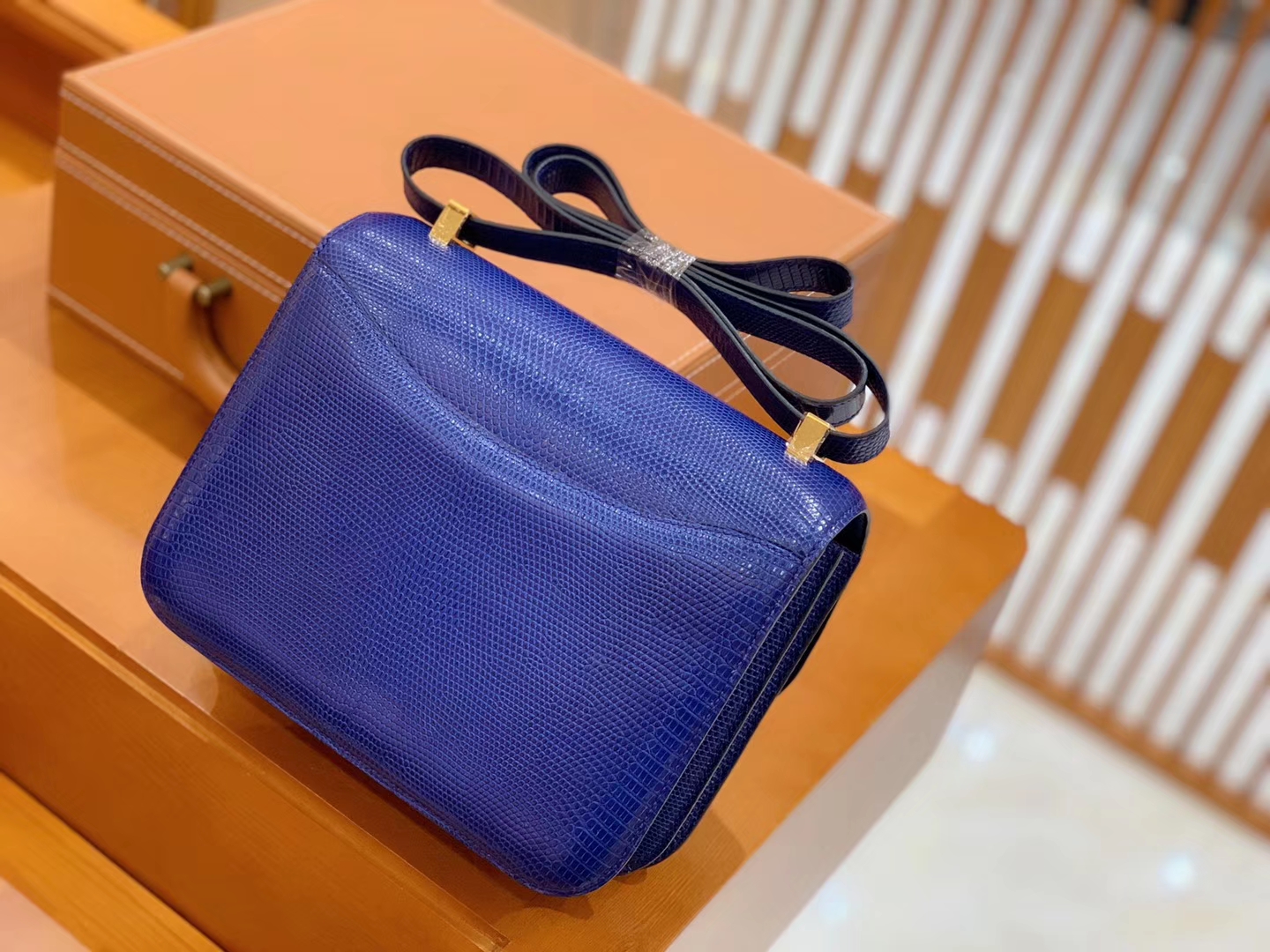 Hermès（爱马仕）Constance 空姐包 琉璃蓝 野生蜥蜴皮 全手工缝制 23cm 金扣 现货