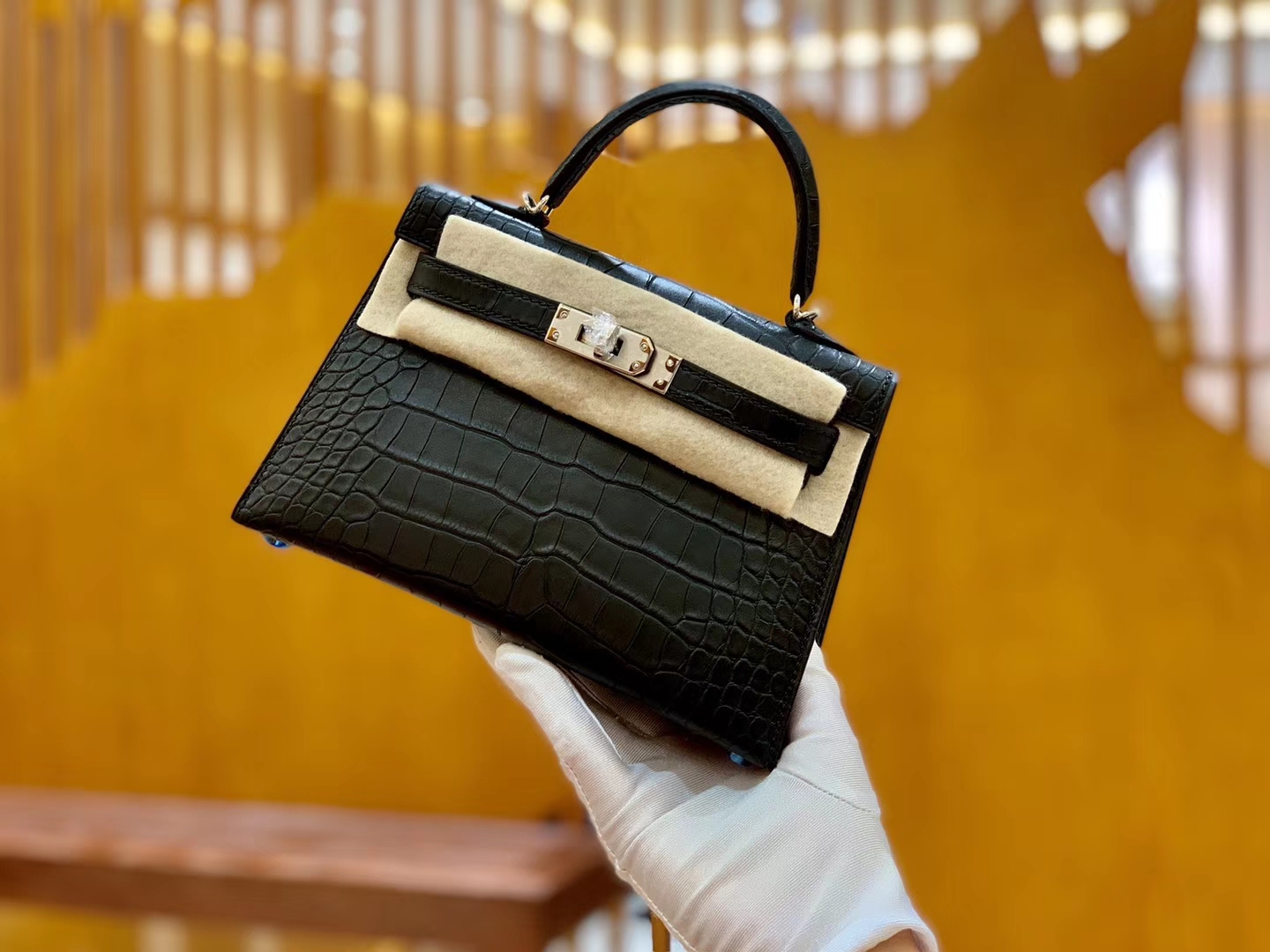 Hermès（爱马仕）MiniKelly 迷你凯莉 经典黑 一级美洲鳄鱼皮 雾面 臻品级别 金扣 19cm 2代