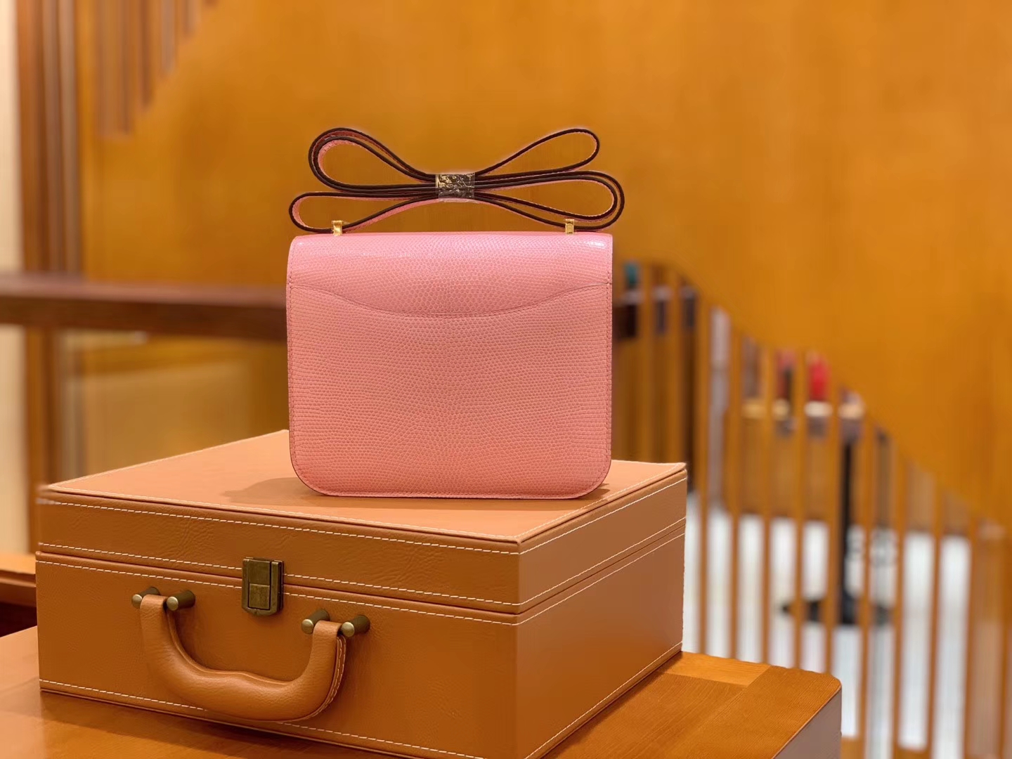 Hermès（爱马仕）Constance 空姐包 樱花粉 3Q粉 野生蜥蜴皮 全手工缝制 18cm 金扣 现货