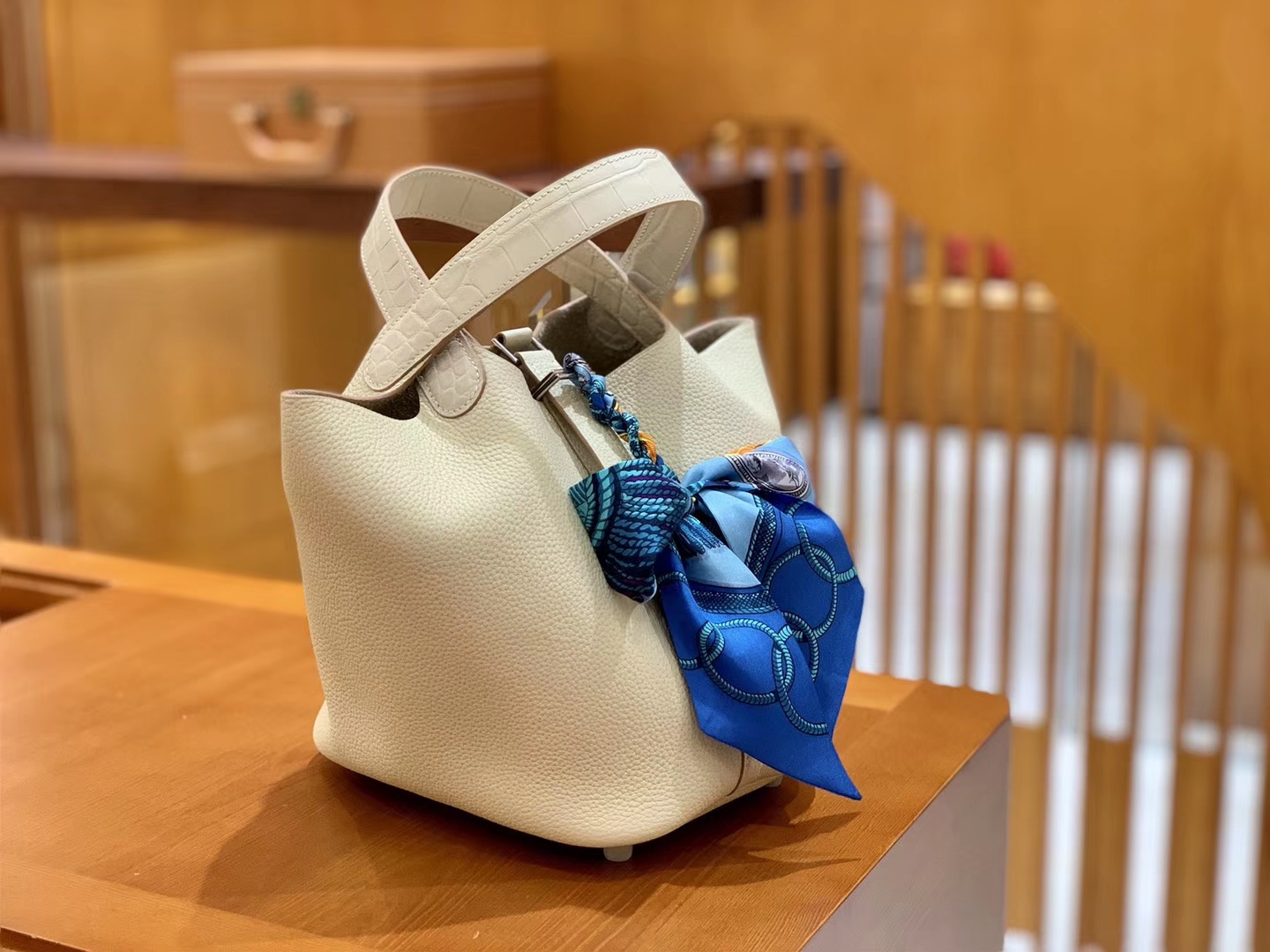 Hermès（爱马仕）Piction 18cm 奶昔白 银扣 鳄鱼皮拼牛皮 全手工缝制 现货
