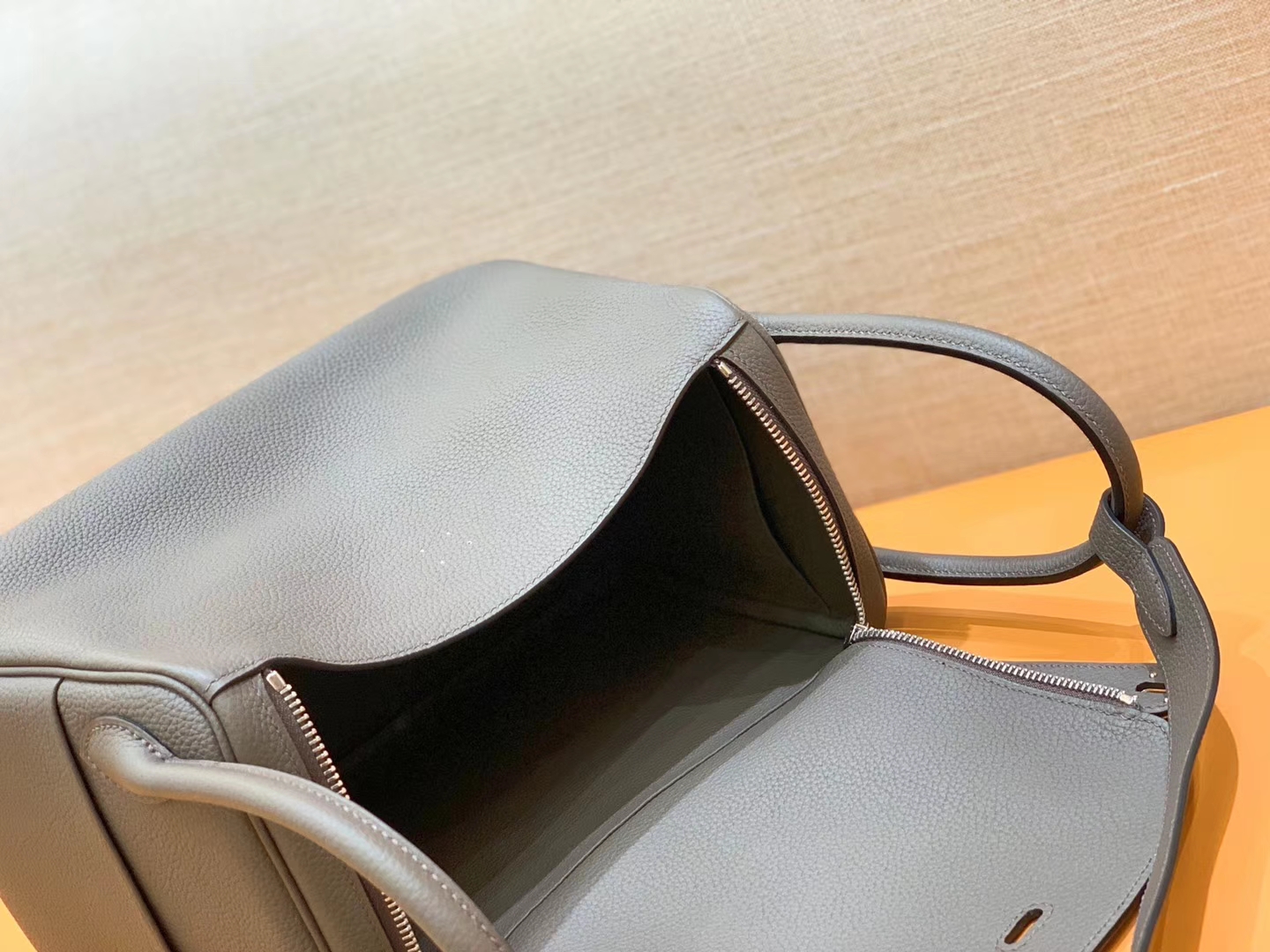 Hermès（爱马仕）Lindy 琳迪包 锡器灰 Togo进口牛皮 全手工缝制 银扣 30cm 现货