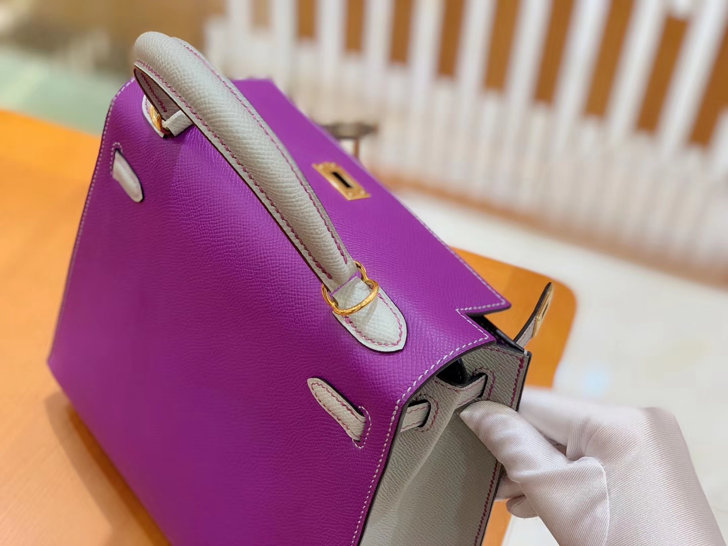Hermès（爱马仕）Kelly 凯莉包 海葵紫拼海鸥灰 掌纹德国进口牛皮 全手工 金扣 25cm 现货