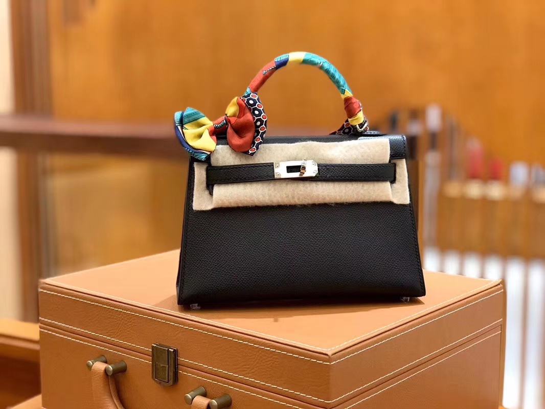 Hermès（爱马仕）Mini kelly 迷你凯莉 黑色 掌纹小牛皮 全手工缝制 臻品级别 银扣 19cm 现货