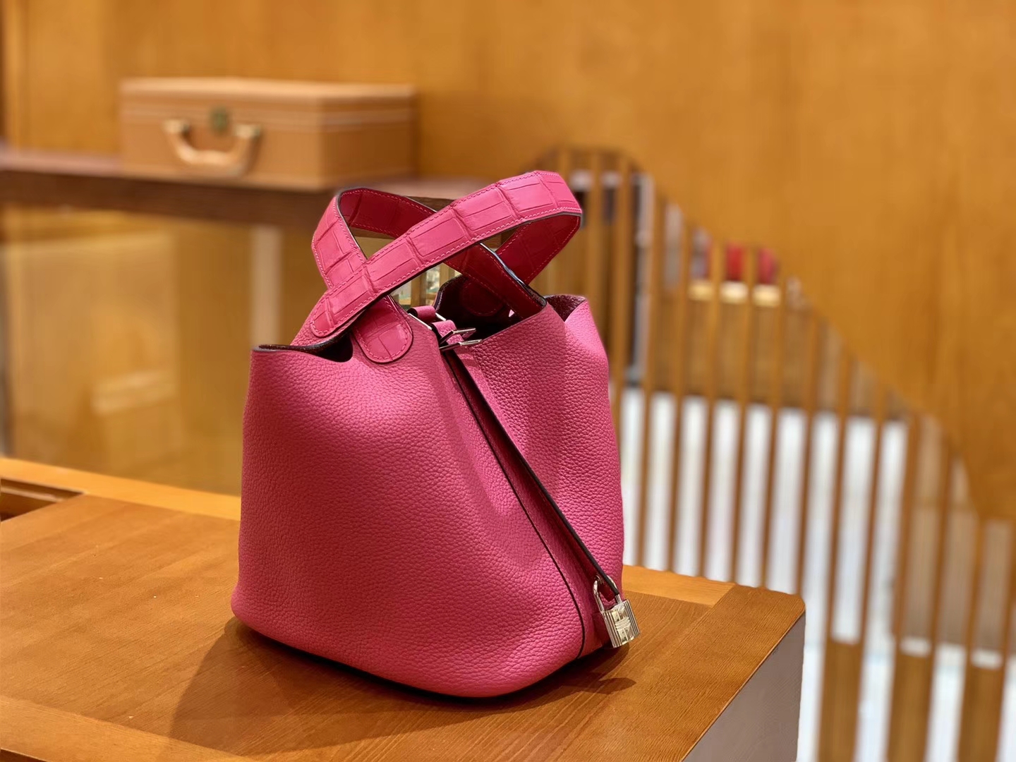 Hermès（爱马仕）Piction 18cm 玉兰粉 银扣 鳄鱼皮拼牛皮 全手工缝制 现货