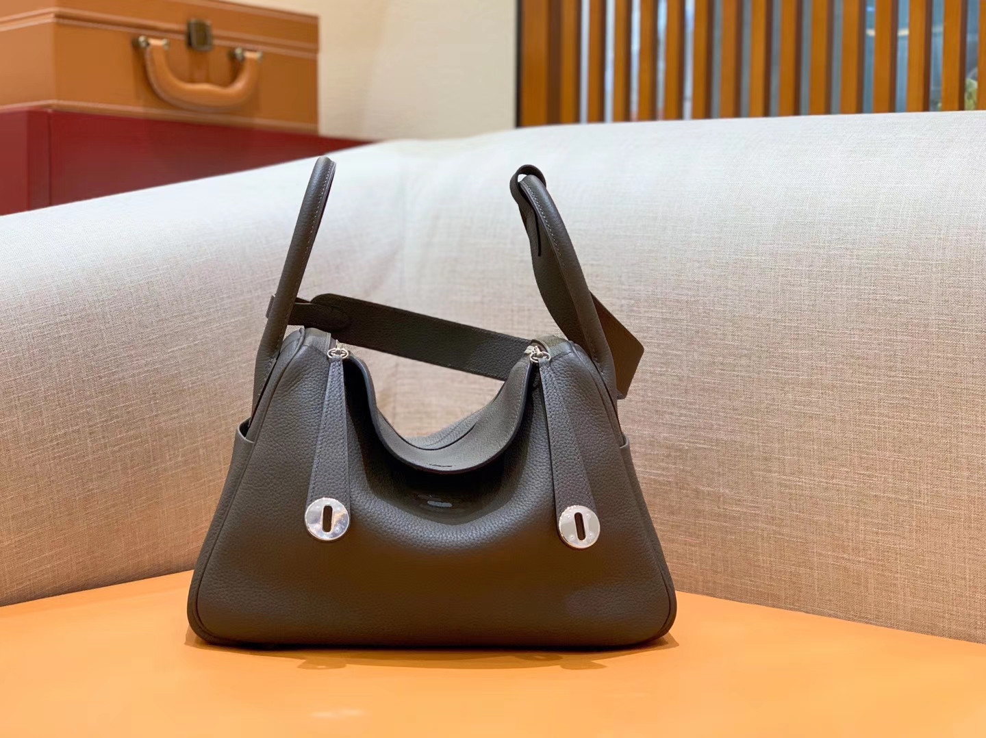 Hermès（爱马仕）Lindy 琳迪包 锡器灰 Togo进口牛皮 全手工缝制 银扣 30cm 现货