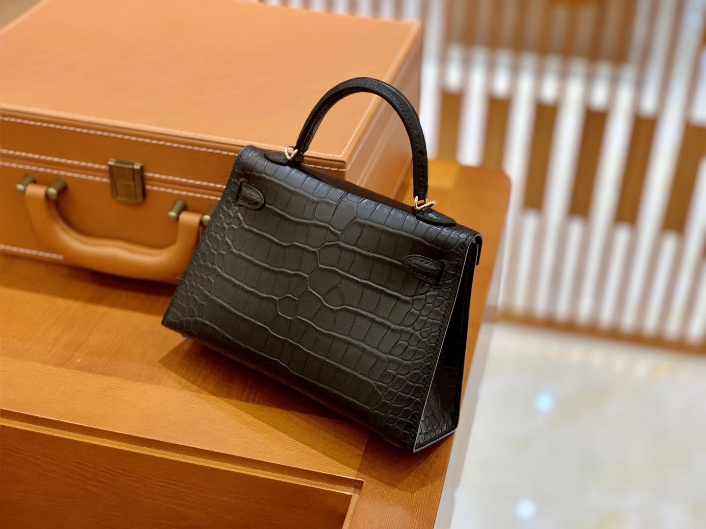 Hermès（爱马仕）MiniKelly 迷你凯莉 经典黑 一级美洲鳄鱼皮 雾面 臻品级别 金扣 19cm 2代