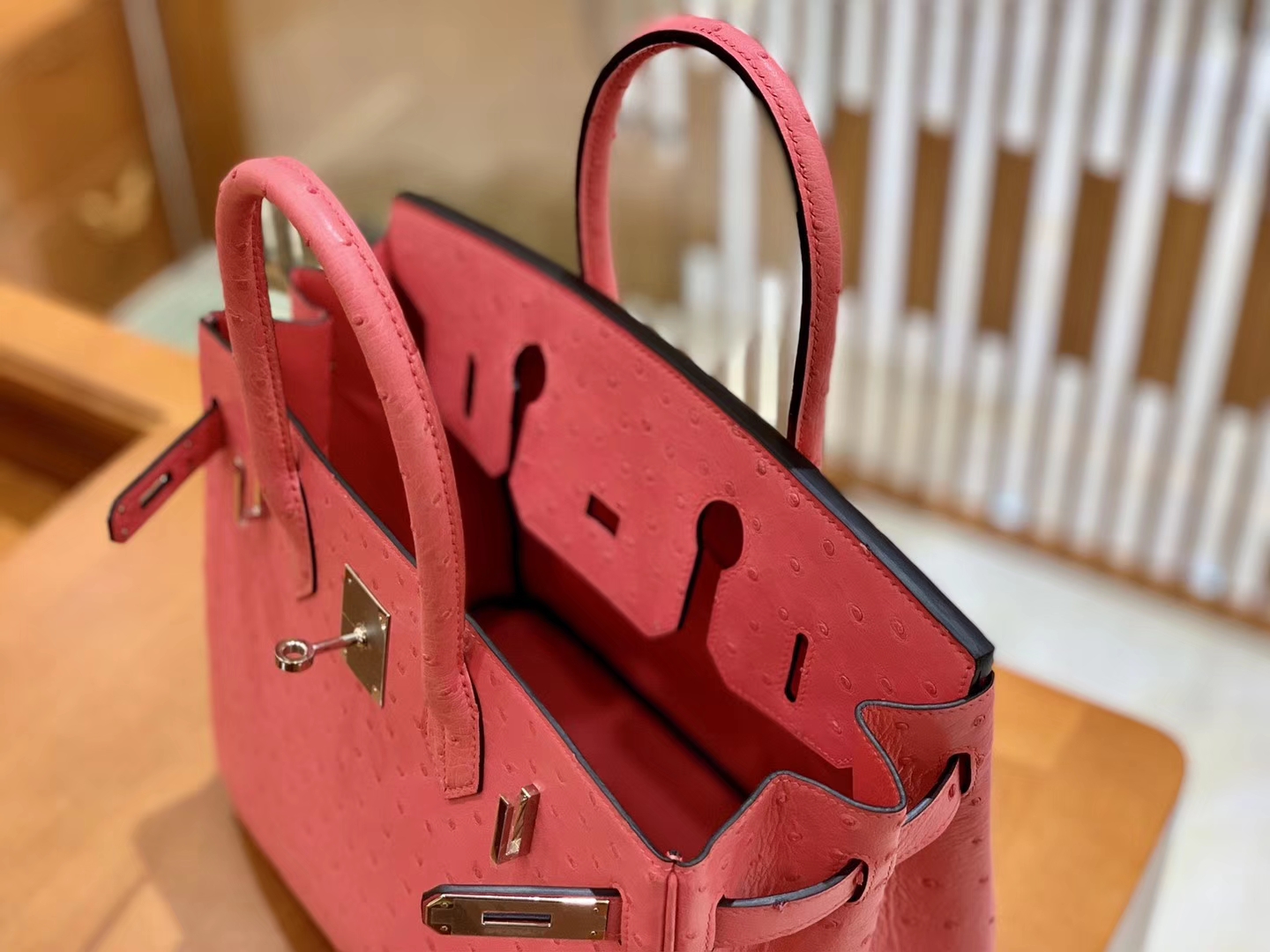 Hermès（爱马仕）Birkin 铂金包 唇膏粉 鸵鸟皮 手缝工艺 银扣 30cm 现货
