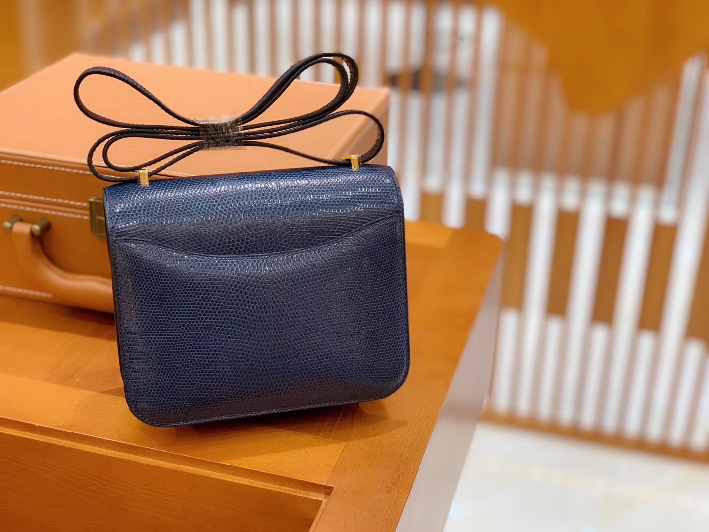 Hermès（爱马仕）Constance 空姐包 午夜蓝 野生蜥蜴皮 全手工缝制 18cm 金扣 现货