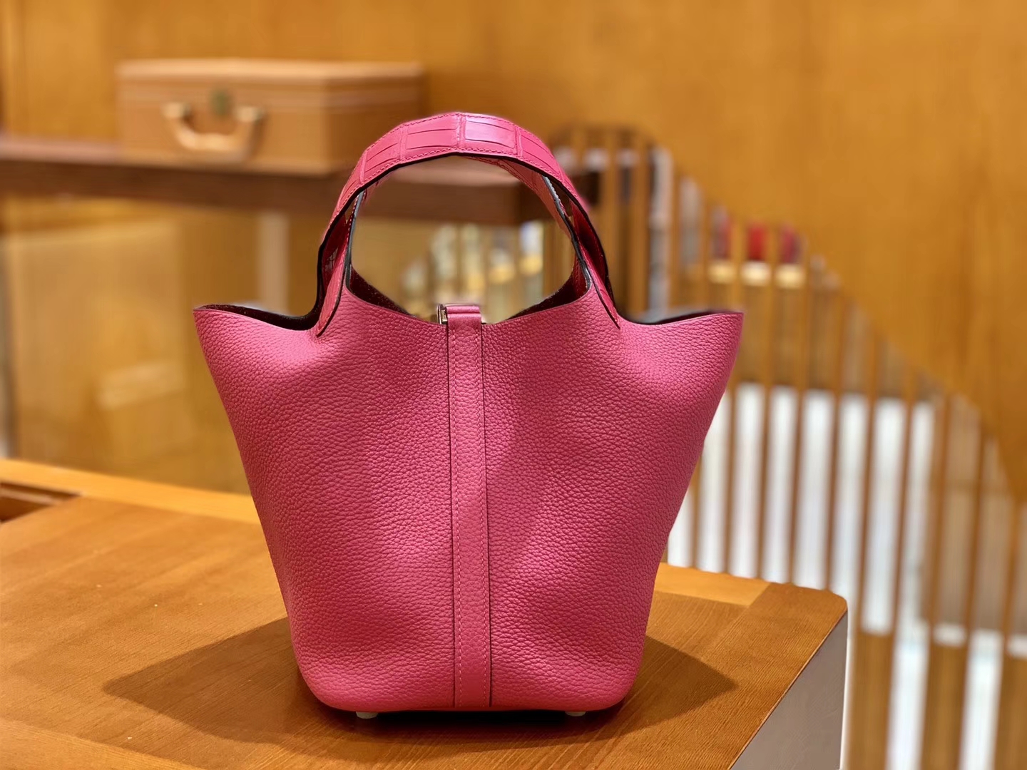 Hermès（爱马仕）Piction 18cm 玉兰粉 银扣 鳄鱼皮拼牛皮 全手工缝制 现货