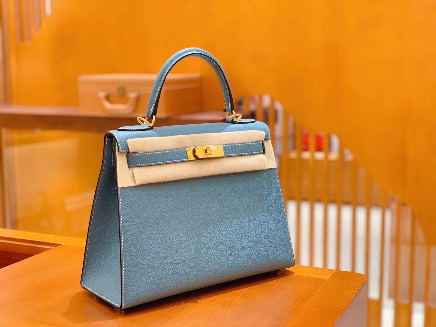 Hermès（爱马仕）Kelly 凯莉包 牛仔蓝 掌纹牛皮 进口原料 臻品级别 金扣 28cm 现货