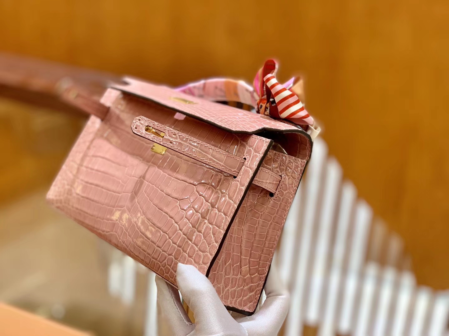 Hermès（爱马仕）Mini Kelly 迷你凯莉 樱花粉 3Q 粉 奶昔粉 一级尼罗鳄鱼皮 全手工缝制 金扣 22cm