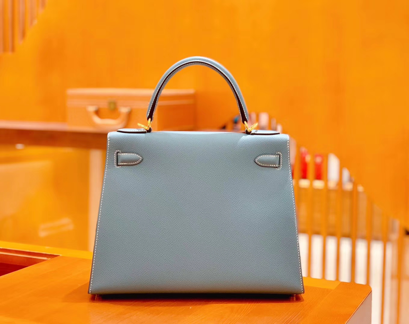 Hermès（爱马仕）Kelly 凯莉包 牛仔蓝 掌纹牛皮 进口原料 臻品级别 金扣 28cm 现货