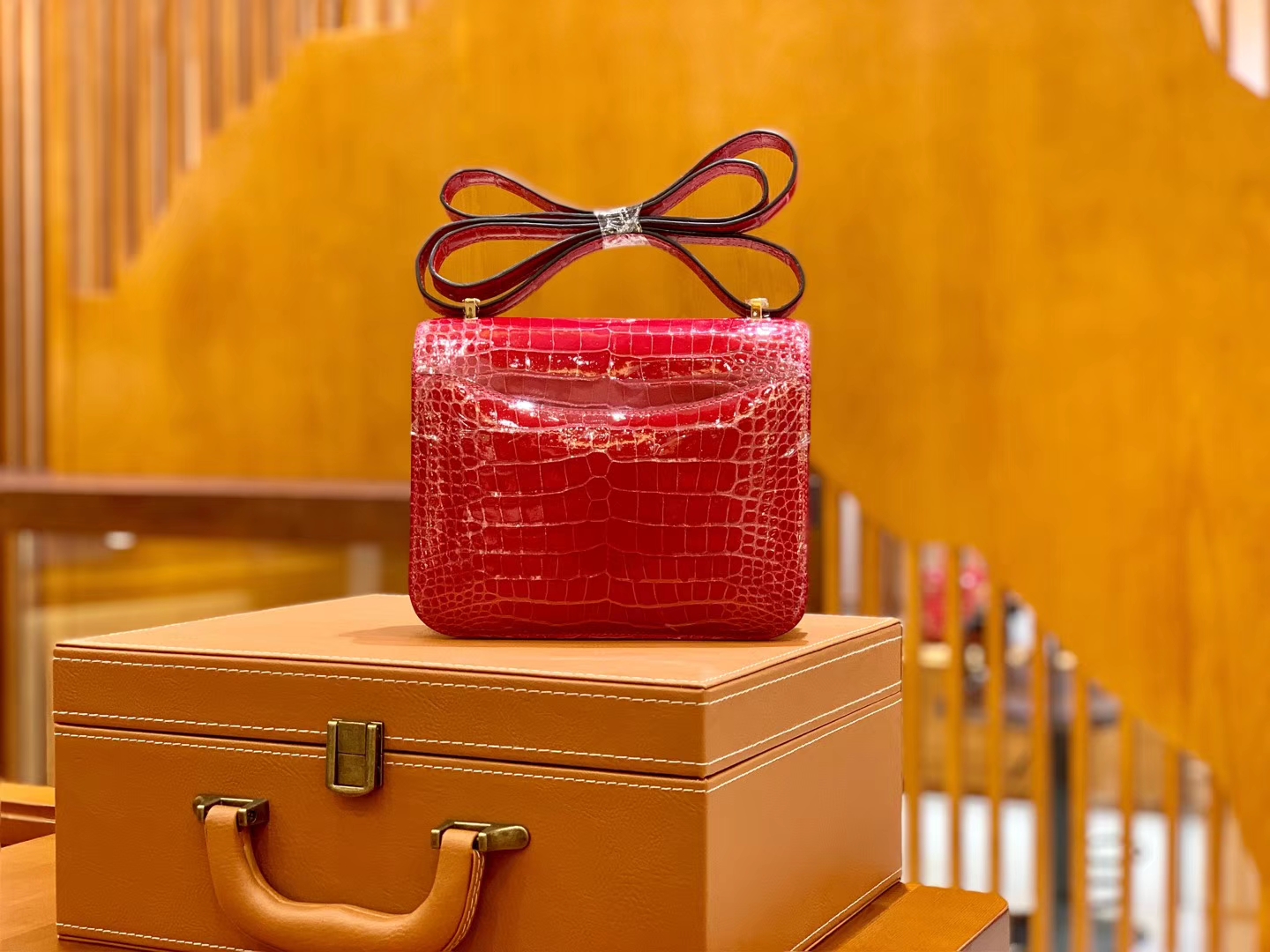 Hermès（爱马仕）新增现货 Constance 康斯坦 美洲鳄鱼皮 极致粉 纹路极美 18cm