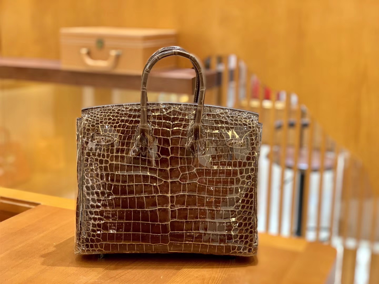 Hermès（爱马仕）Birkin 25cm 咖啡色 金扣 倒V湾鳄 臻品级别