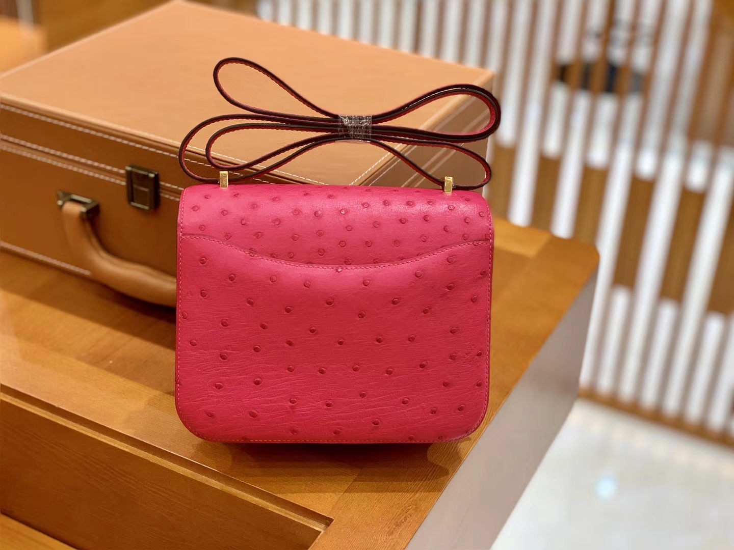 Hermès（爱马仕）Constance 18cm 玫红色 金扣 南非进口KK鸵鸟 全手工缝制