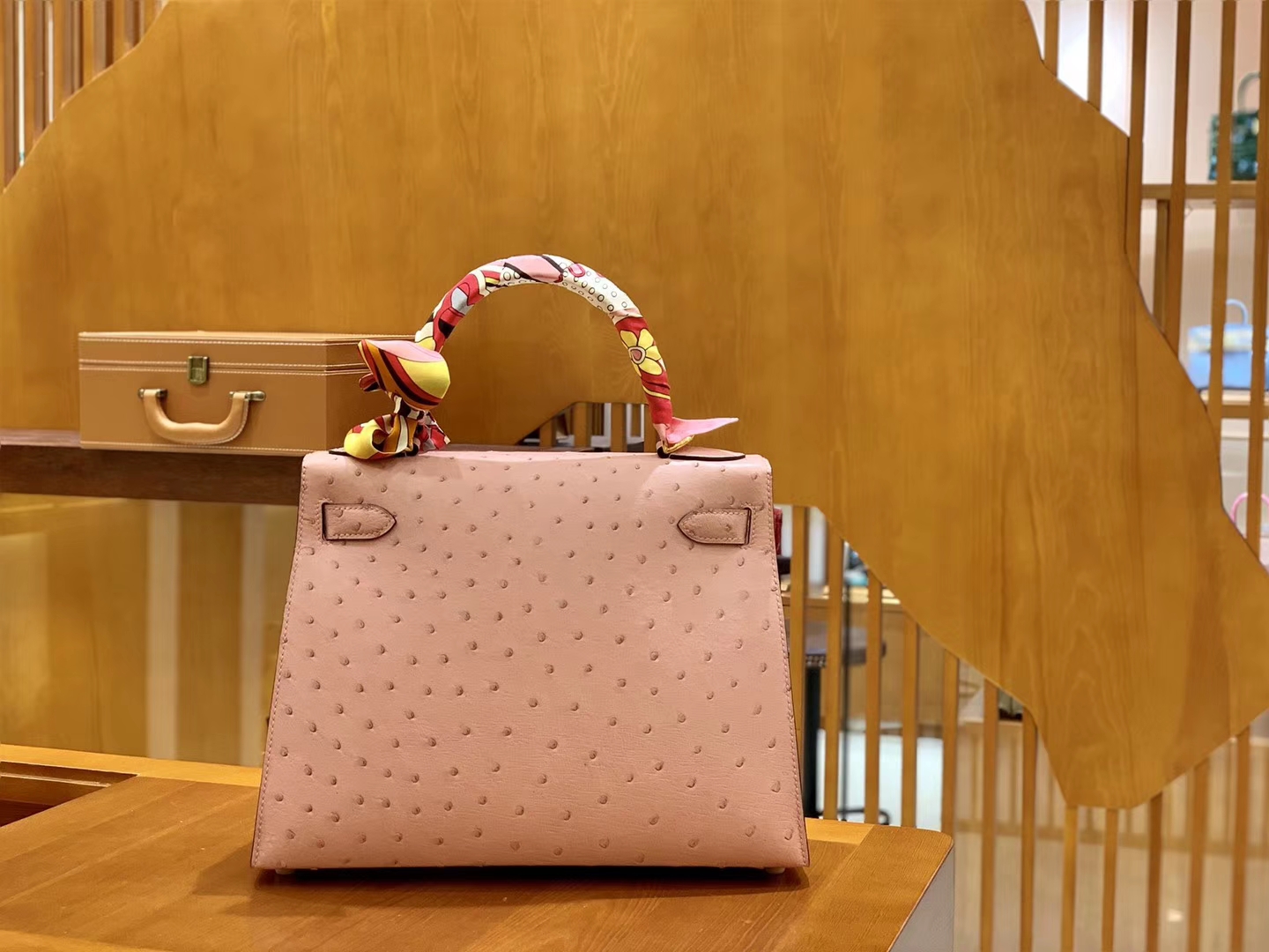 Hermès（爱马仕）Kelly 28cm 橡皮粉 陶瓷粉 金扣 南非进口 鸵鸟皮 全手工缝制