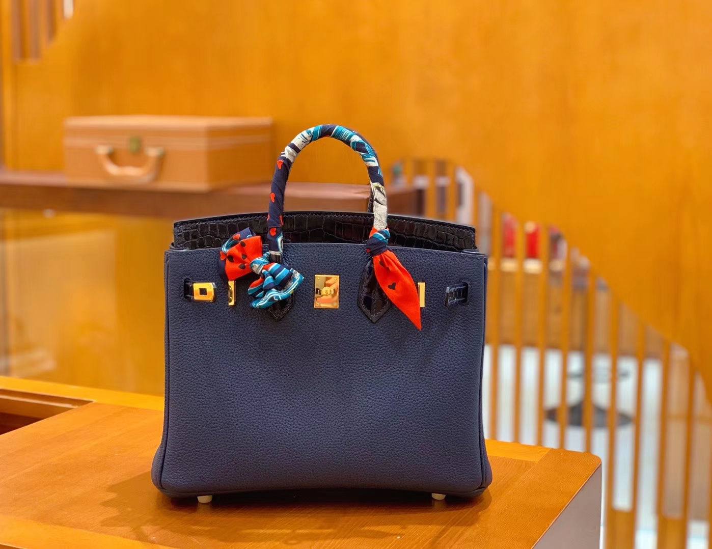 Hermès（爱马仕）Birkin Touch 铂金包 深蓝色 牛皮拼鳄鱼皮 金扣 25cm